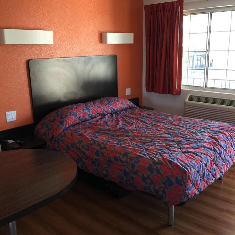 Motel 6 Бейкерсфілд Екстер'єр фото