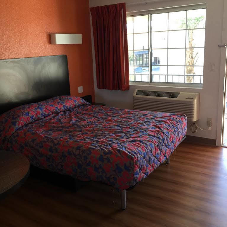 Motel 6 Бейкерсфілд Екстер'єр фото