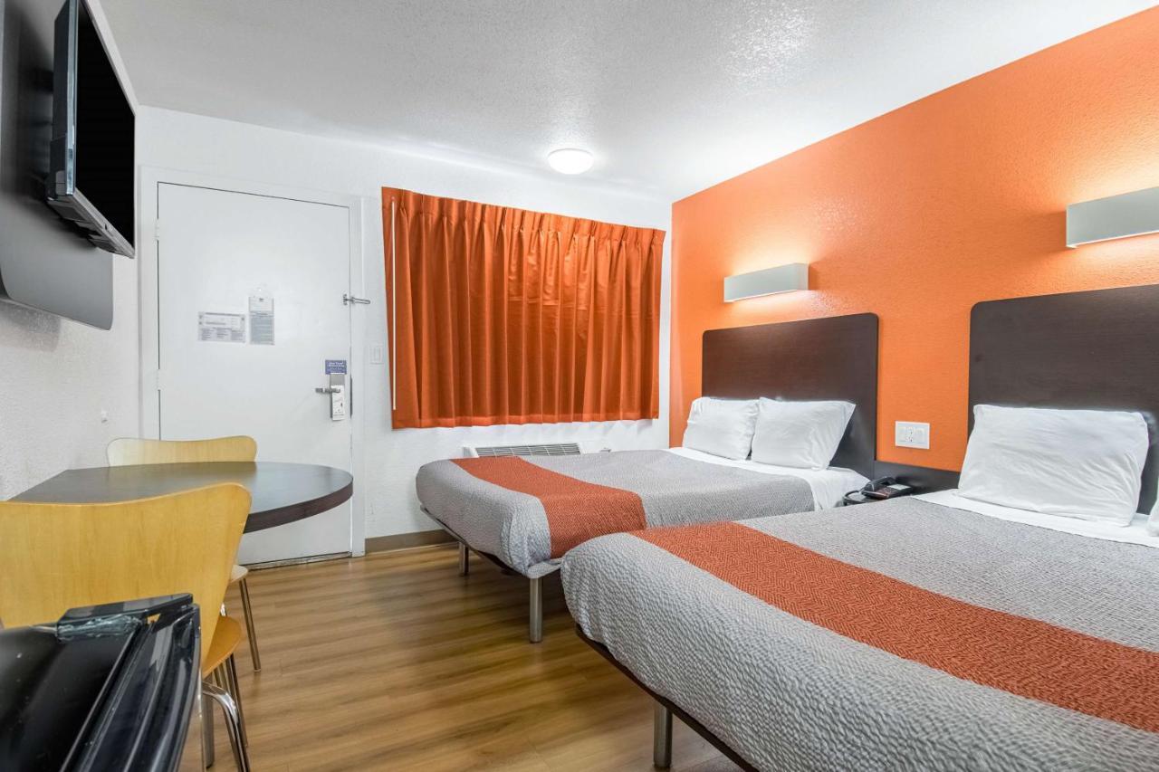 Motel 6 Бейкерсфілд Екстер'єр фото